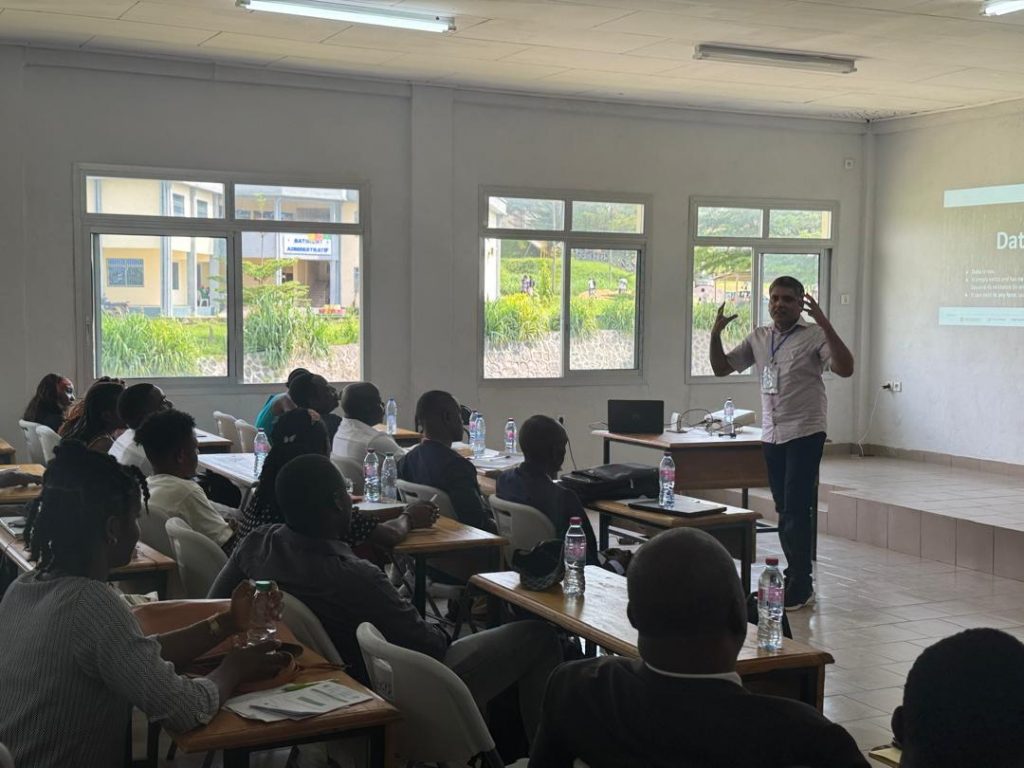 WhatsApp Image 2024-12-02 at 17.00.36